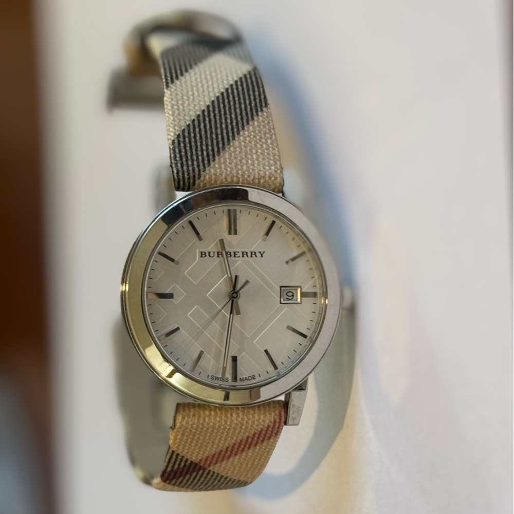 BURBERRY BU9022 Heritage Nova Check Swiss Silver 38mm Unisex Watch